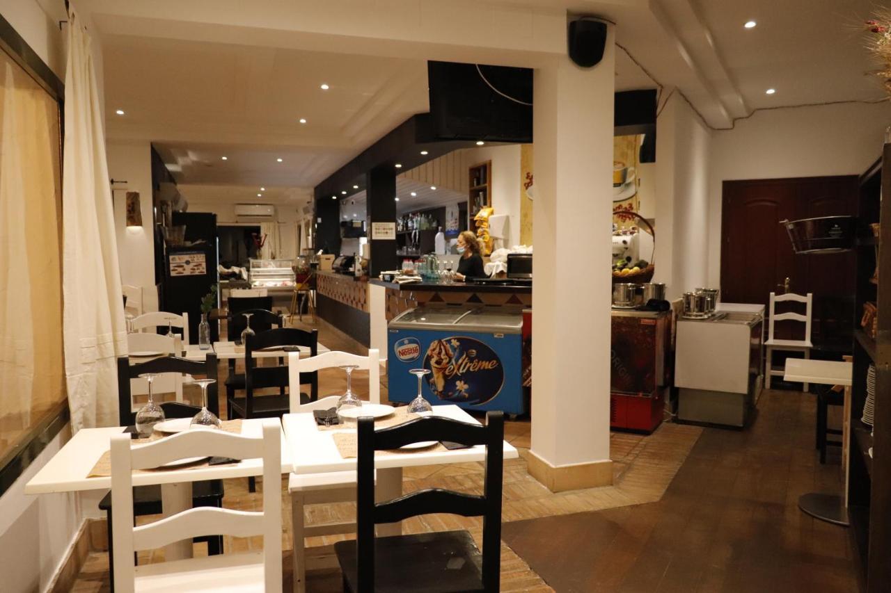 Hostal Restaurante Benalup Golf Exterior photo
